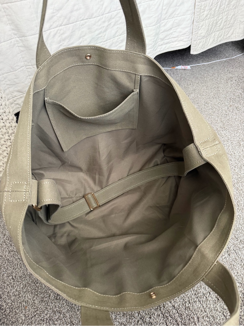 BaubleBar Large Alpha Tote - Picture 6 of 10